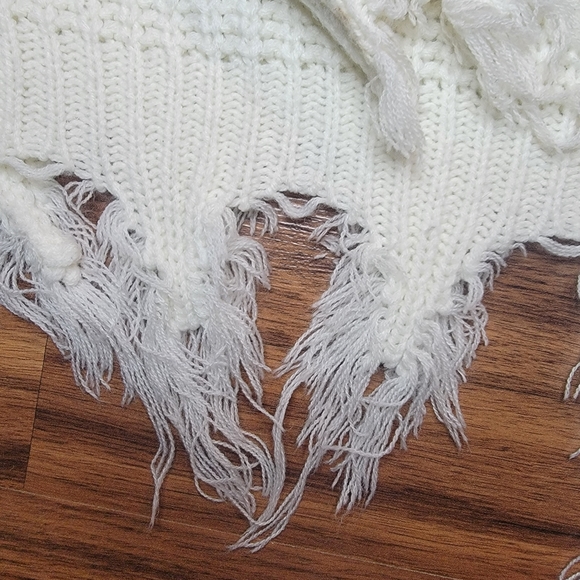 "Love Tree" Sweater Shirt - Picture 5 of 6